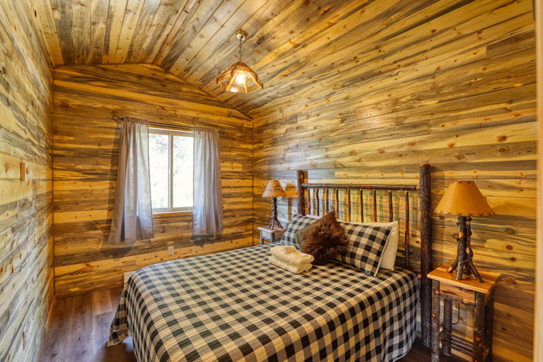 Lake Resort Meadowlark Ski Area & Lake Lodge