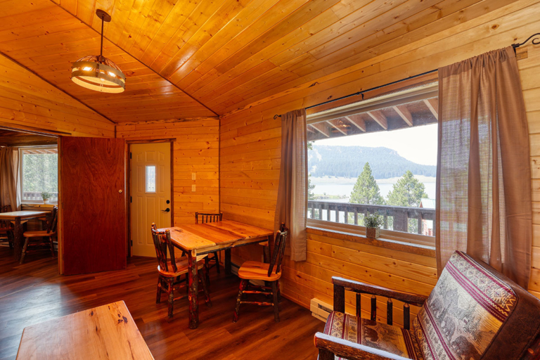 Lake Resort Meadowlark Ski Area & Lake Lodge